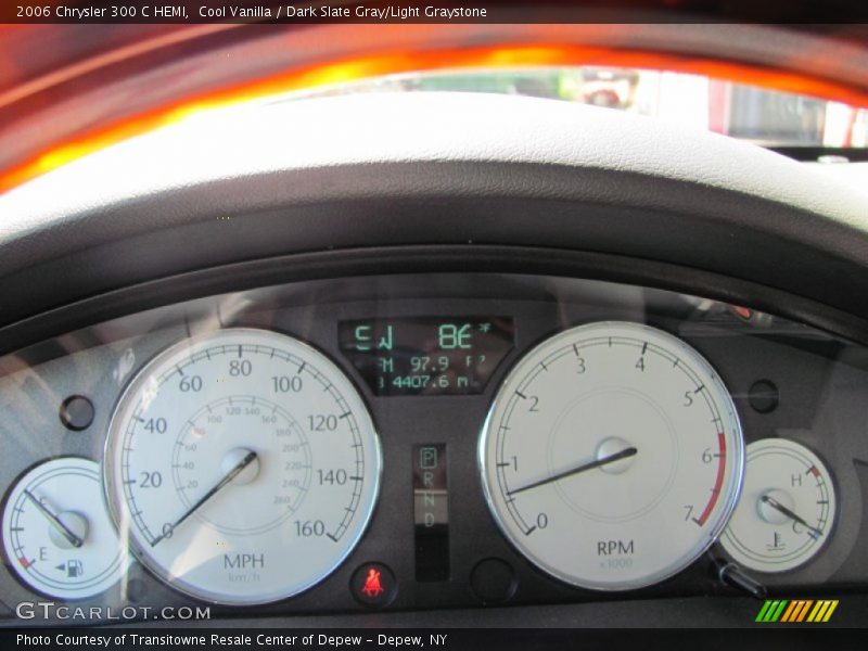 Cool Vanilla / Dark Slate Gray/Light Graystone 2006 Chrysler 300 C HEMI