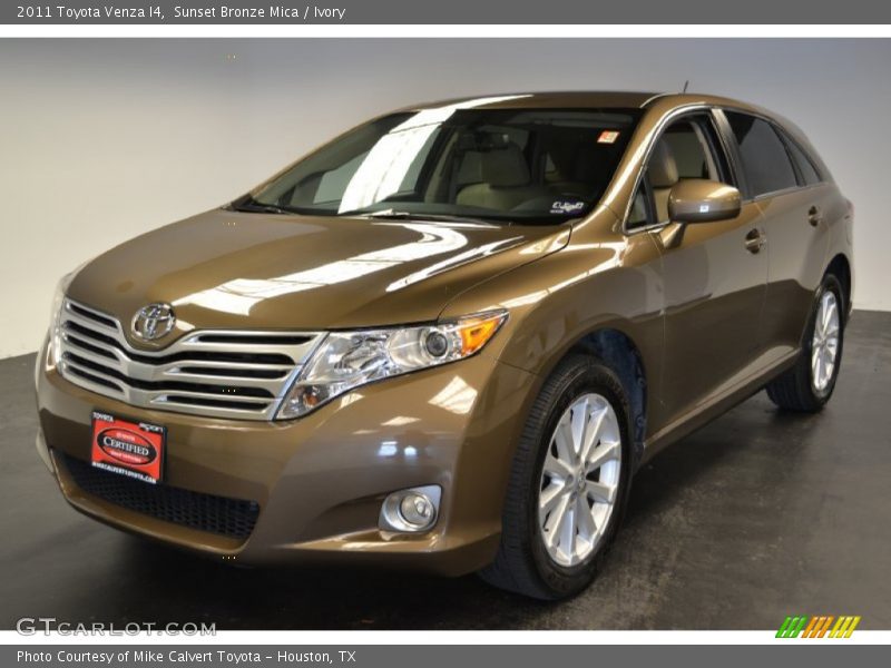 Sunset Bronze Mica / Ivory 2011 Toyota Venza I4