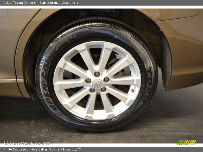 Sunset Bronze Mica / Ivory 2011 Toyota Venza I4