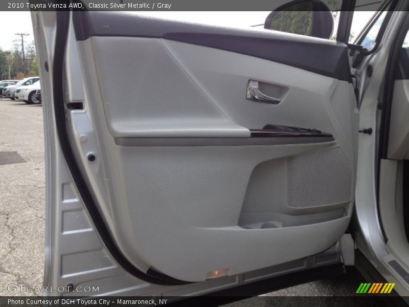 Classic Silver Metallic / Gray 2010 Toyota Venza AWD