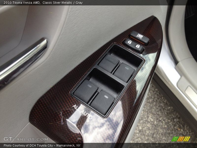 Classic Silver Metallic / Gray 2010 Toyota Venza AWD