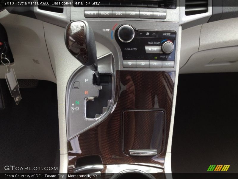 Classic Silver Metallic / Gray 2010 Toyota Venza AWD