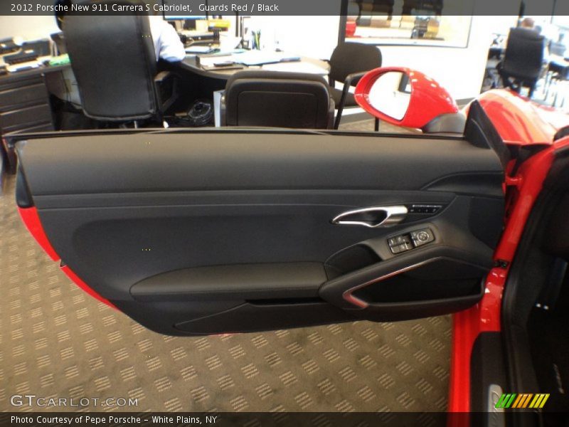Door Panel of 2012 New 911 Carrera S Cabriolet