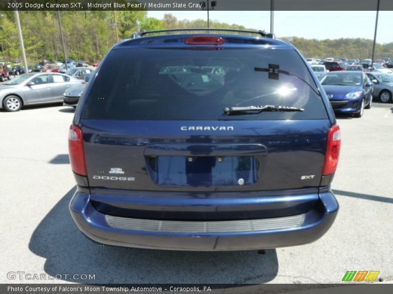 Midnight Blue Pearl / Medium Slate Gray 2005 Dodge Caravan SXT