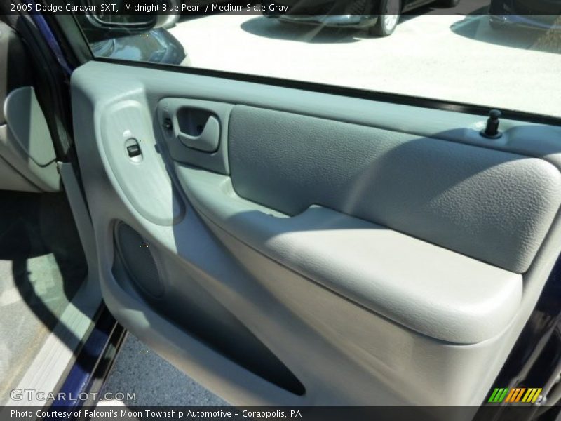 Midnight Blue Pearl / Medium Slate Gray 2005 Dodge Caravan SXT