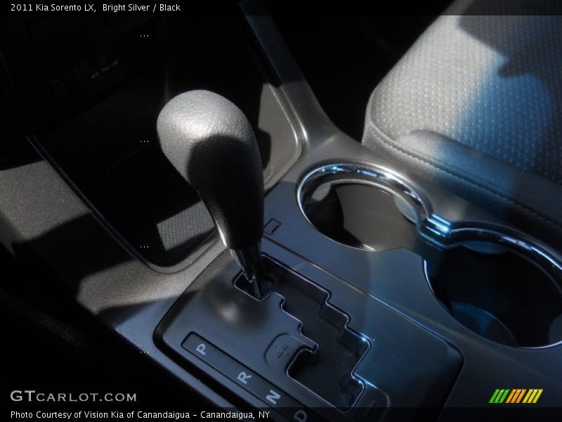 Bright Silver / Black 2011 Kia Sorento LX