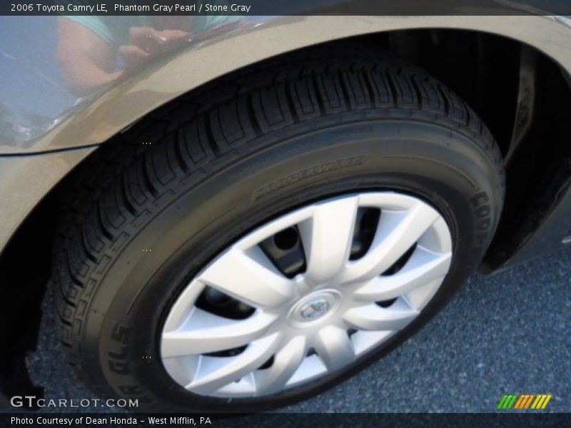 Phantom Gray Pearl / Stone Gray 2006 Toyota Camry LE