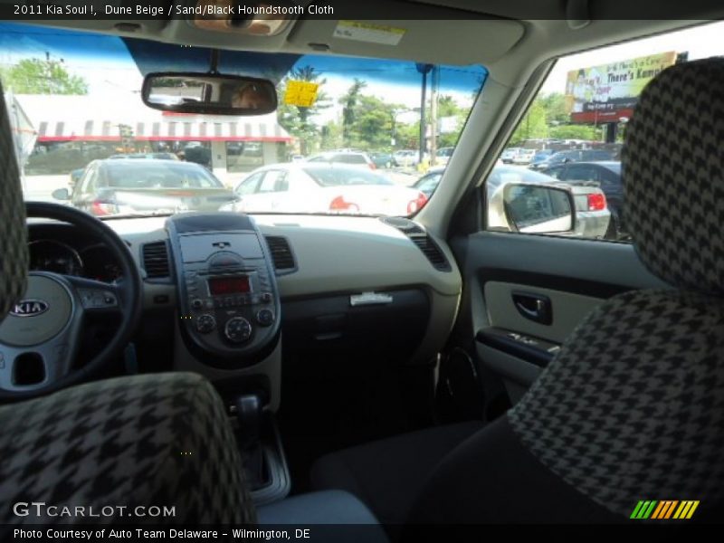 Dune Beige / Sand/Black Houndstooth Cloth 2011 Kia Soul !