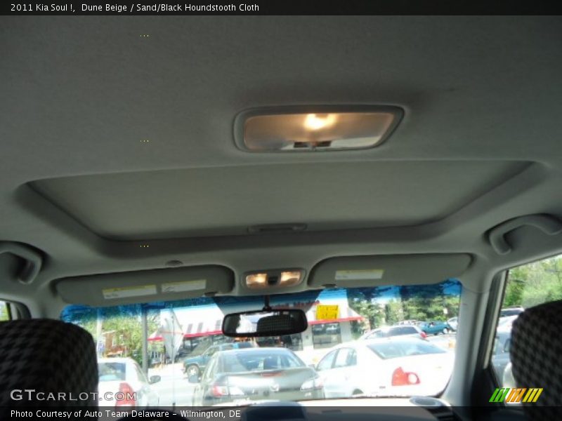 Dune Beige / Sand/Black Houndstooth Cloth 2011 Kia Soul !