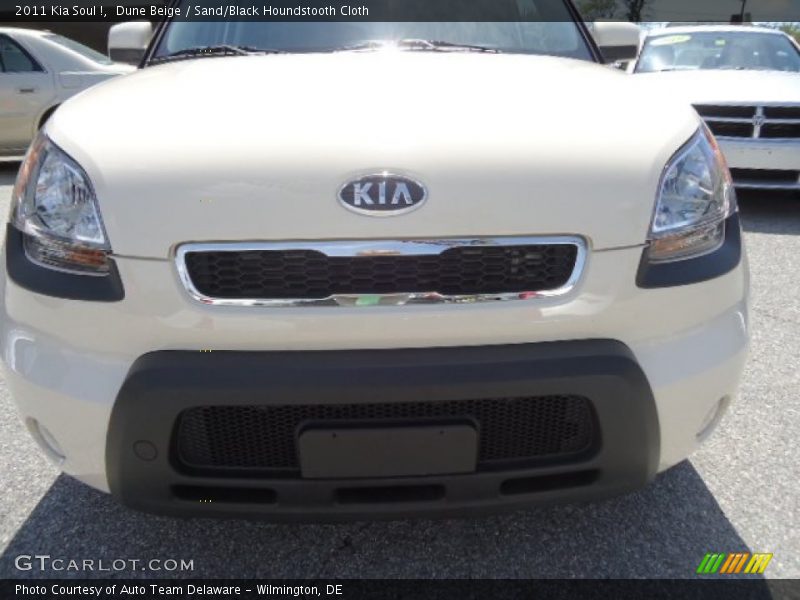 Dune Beige / Sand/Black Houndstooth Cloth 2011 Kia Soul !