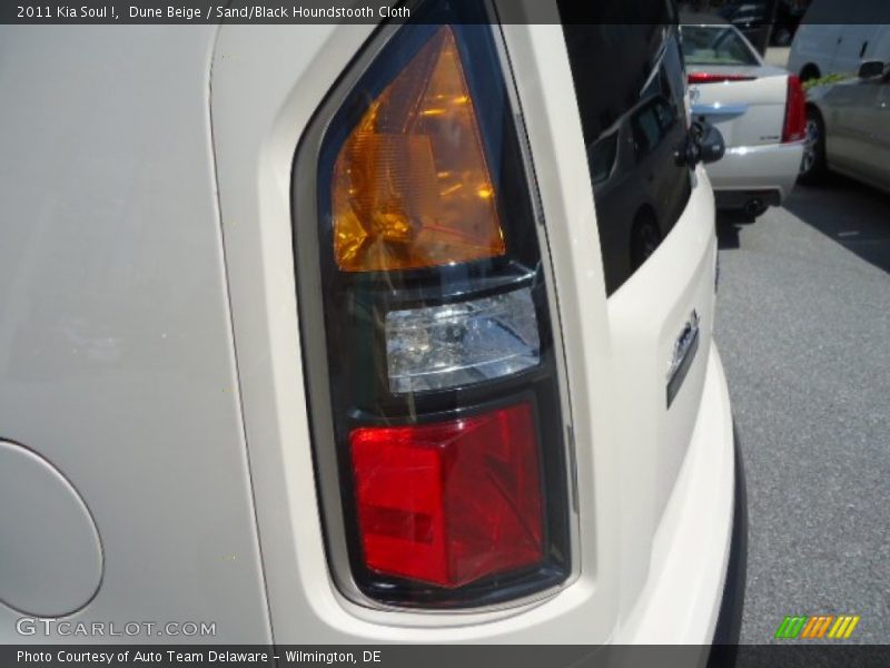 Dune Beige / Sand/Black Houndstooth Cloth 2011 Kia Soul !