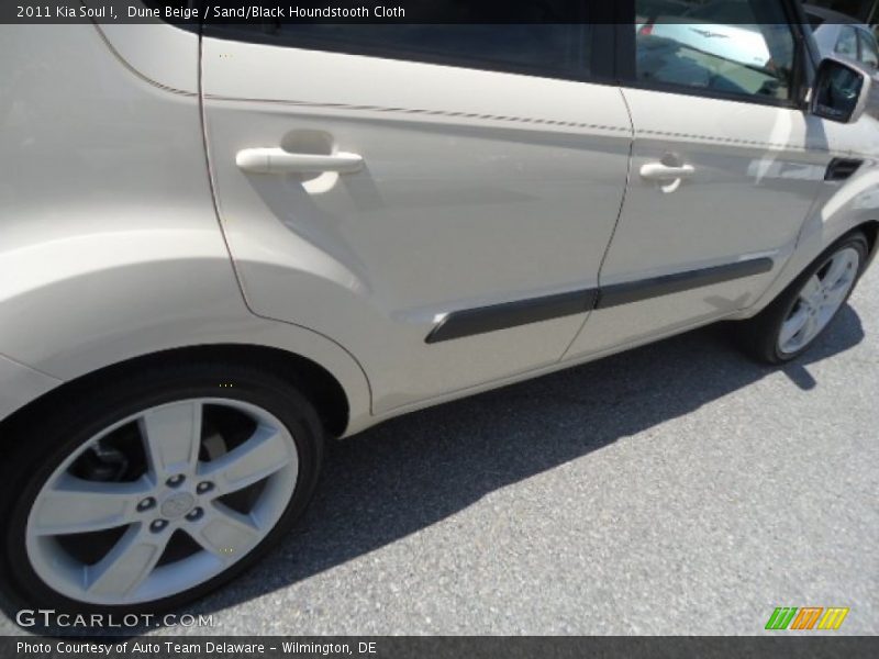 Dune Beige / Sand/Black Houndstooth Cloth 2011 Kia Soul !