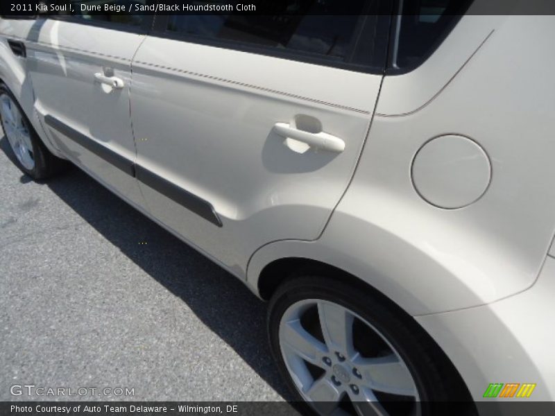 Dune Beige / Sand/Black Houndstooth Cloth 2011 Kia Soul !