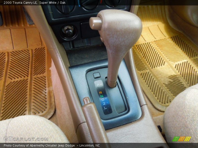 Super White / Oak 2000 Toyota Camry LE
