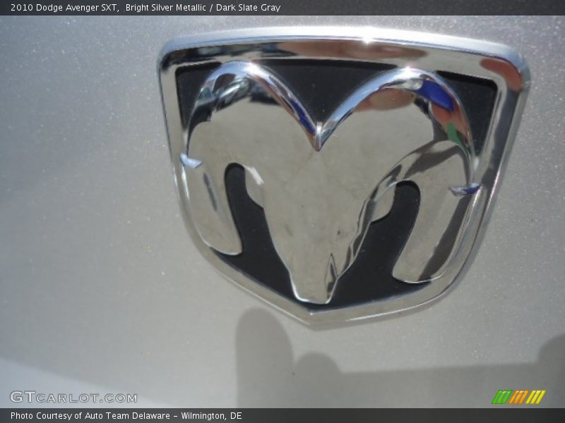 Bright Silver Metallic / Dark Slate Gray 2010 Dodge Avenger SXT