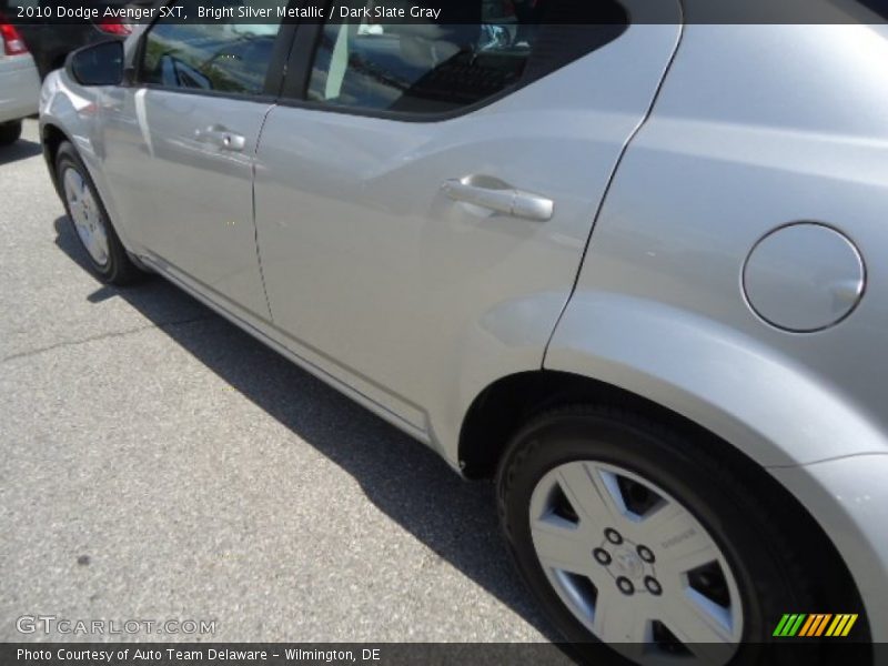 Bright Silver Metallic / Dark Slate Gray 2010 Dodge Avenger SXT