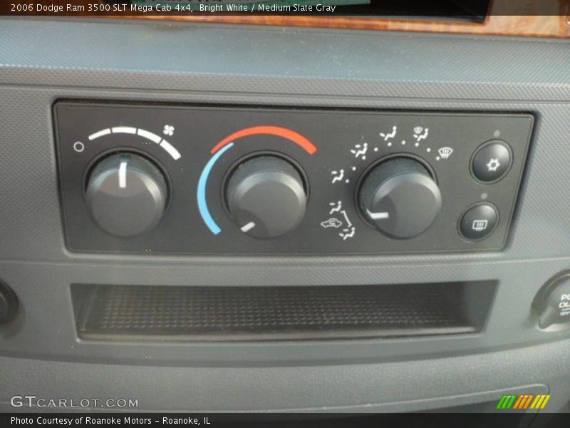 Bright White / Medium Slate Gray 2006 Dodge Ram 3500 SLT Mega Cab 4x4