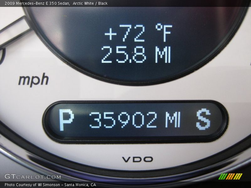 Arctic White / Black 2009 Mercedes-Benz E 350 Sedan
