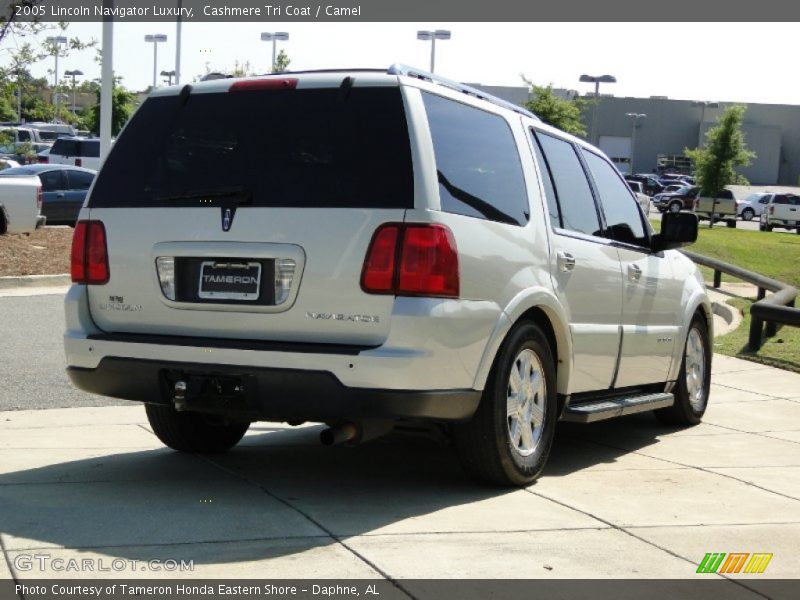 Cashmere Tri Coat / Camel 2005 Lincoln Navigator Luxury