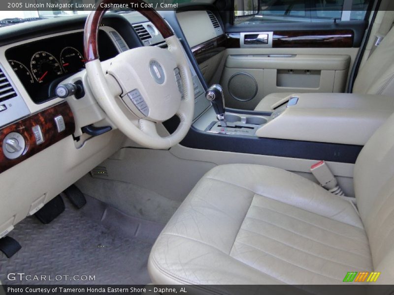 Cashmere Tri Coat / Camel 2005 Lincoln Navigator Luxury
