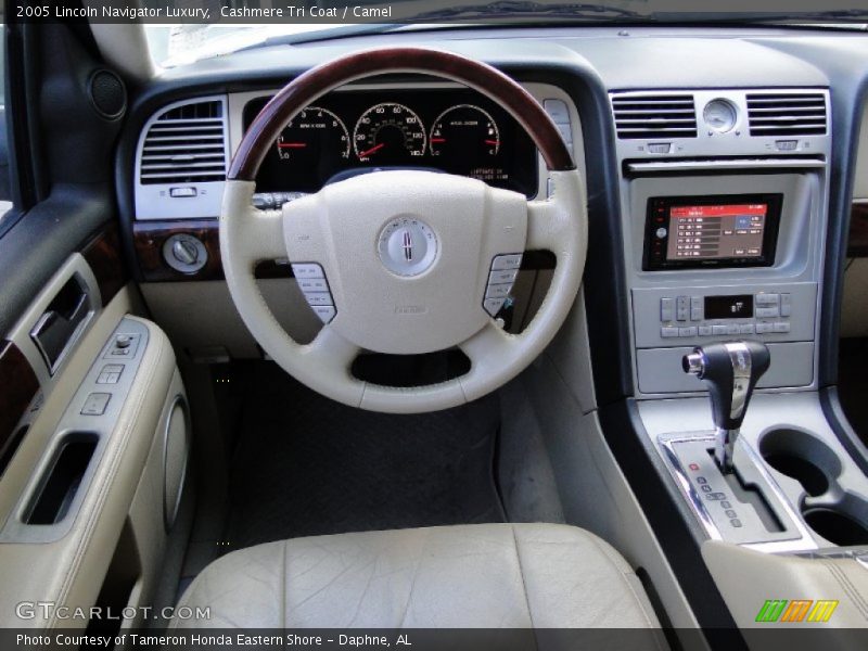Cashmere Tri Coat / Camel 2005 Lincoln Navigator Luxury