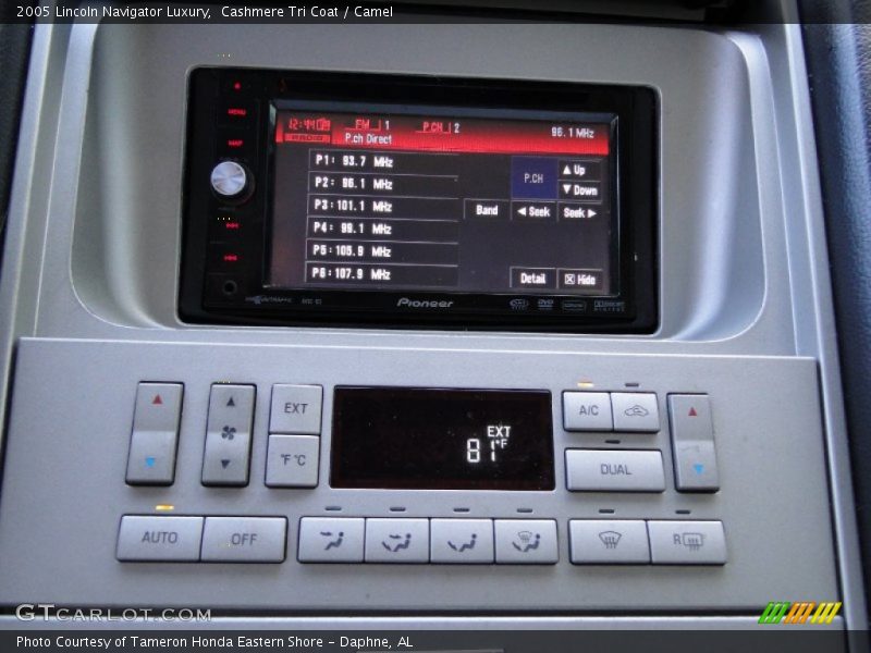 Cashmere Tri Coat / Camel 2005 Lincoln Navigator Luxury