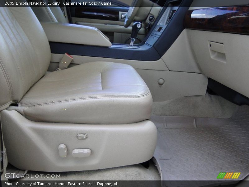 Cashmere Tri Coat / Camel 2005 Lincoln Navigator Luxury
