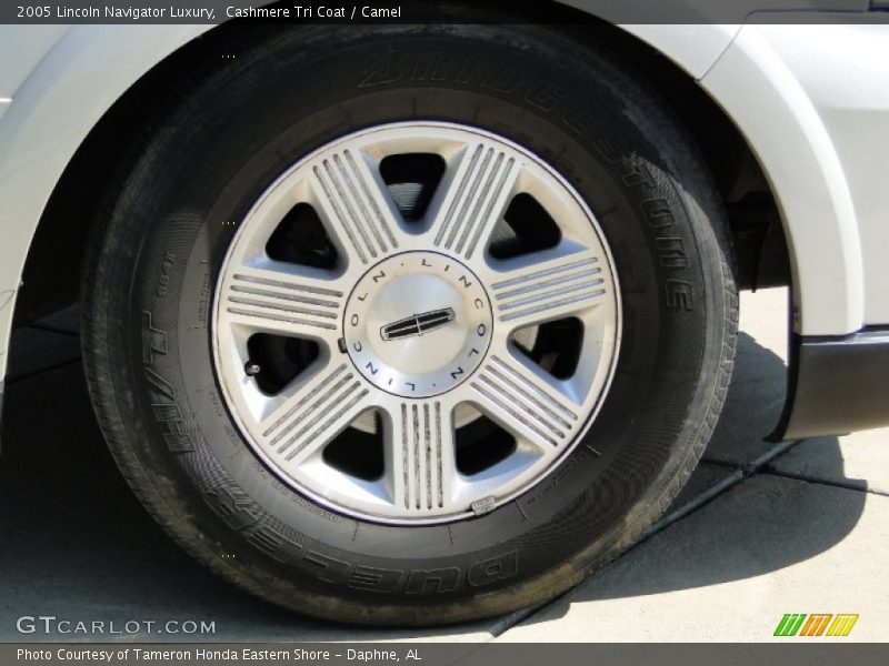 Cashmere Tri Coat / Camel 2005 Lincoln Navigator Luxury