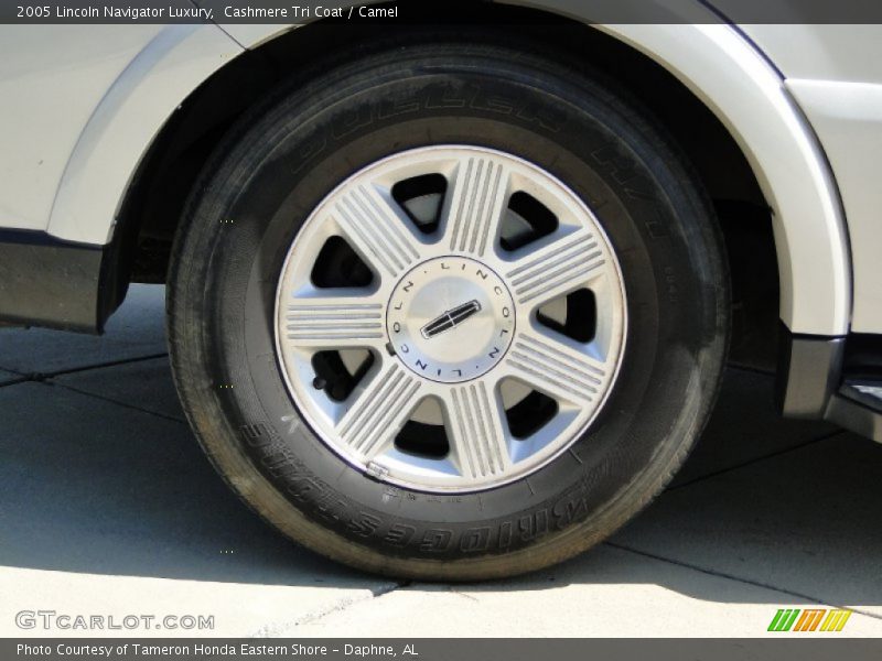 Cashmere Tri Coat / Camel 2005 Lincoln Navigator Luxury