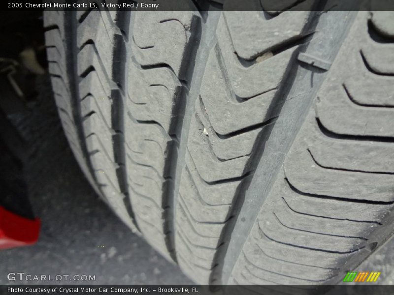 Victory Red / Ebony 2005 Chevrolet Monte Carlo LS