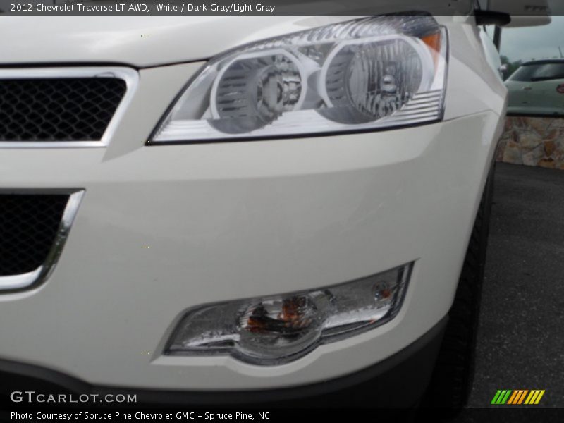 White / Dark Gray/Light Gray 2012 Chevrolet Traverse LT AWD