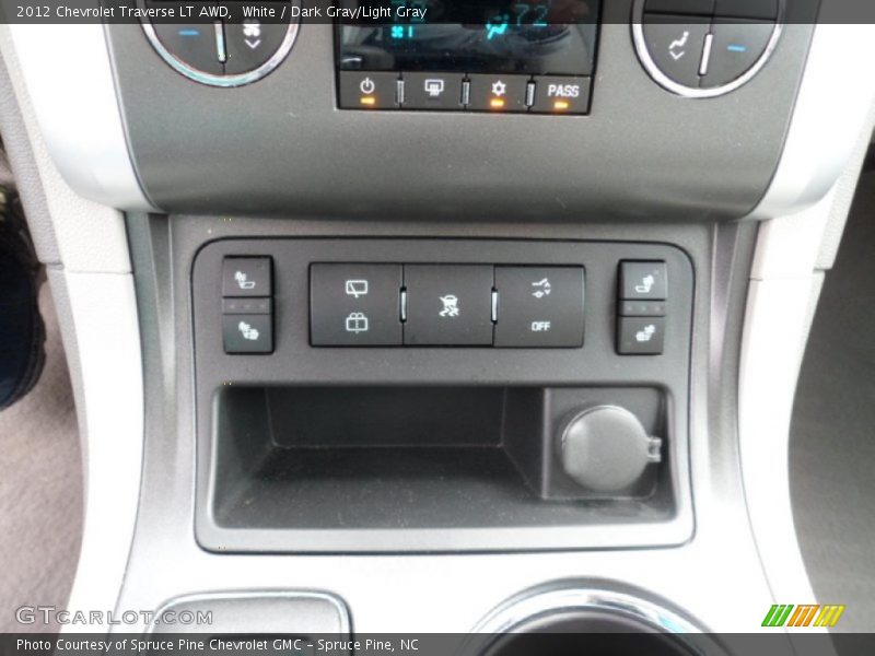 White / Dark Gray/Light Gray 2012 Chevrolet Traverse LT AWD