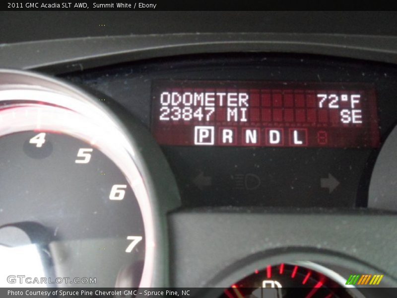 Summit White / Ebony 2011 GMC Acadia SLT AWD