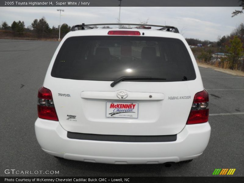 Super White / Ivory 2005 Toyota Highlander I4