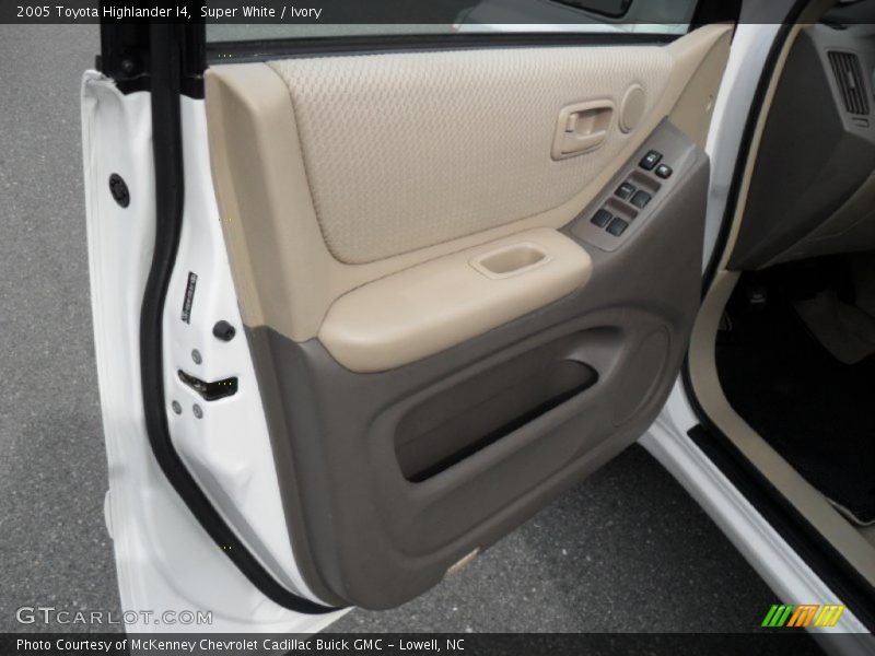 Super White / Ivory 2005 Toyota Highlander I4