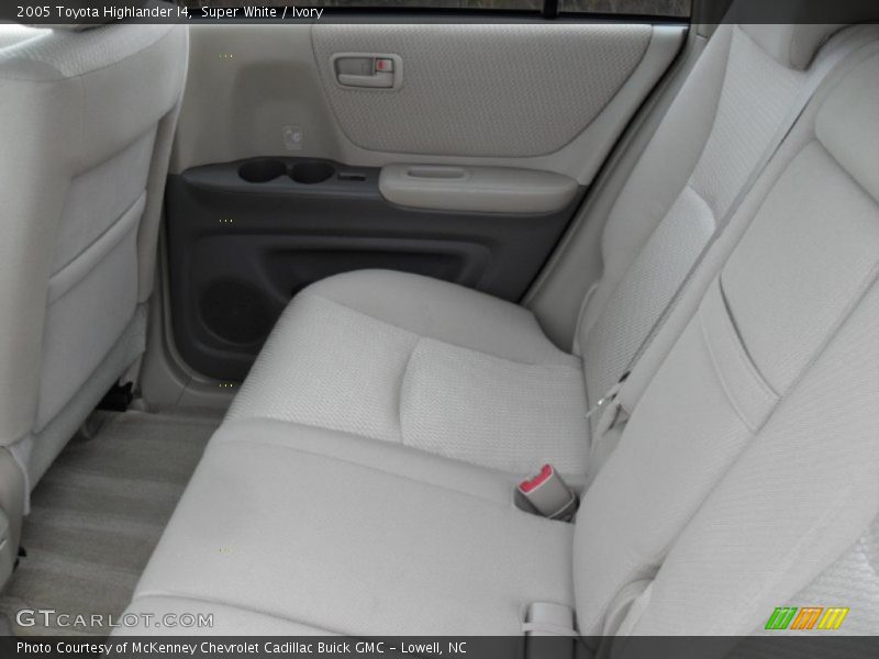 Super White / Ivory 2005 Toyota Highlander I4