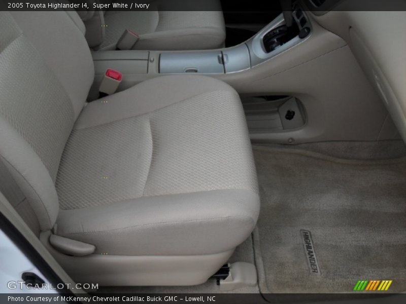 Super White / Ivory 2005 Toyota Highlander I4