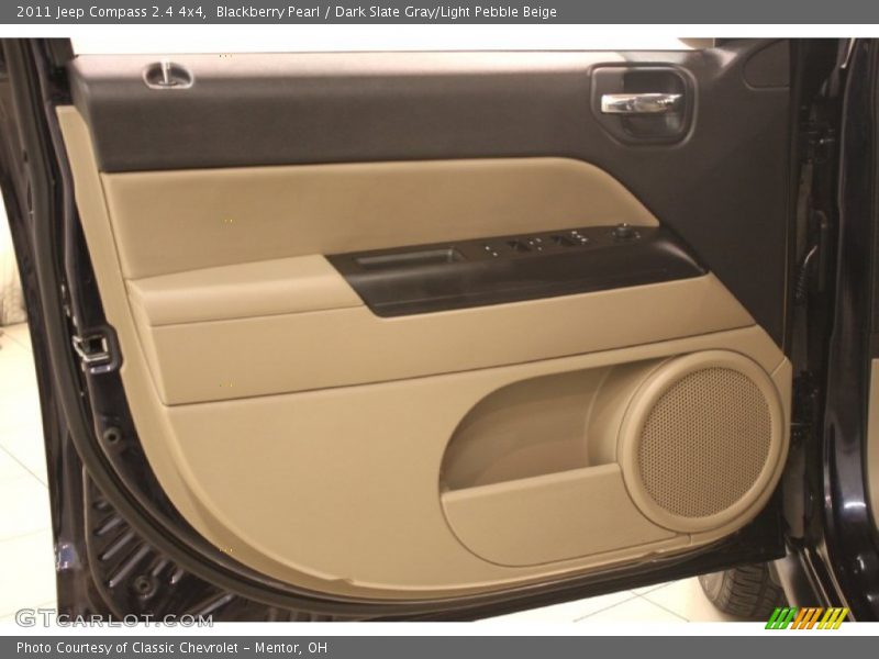 Blackberry Pearl / Dark Slate Gray/Light Pebble Beige 2011 Jeep Compass 2.4 4x4