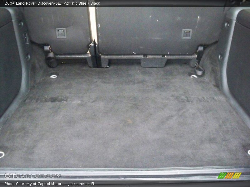 Adriatic Blue / Black 2004 Land Rover Discovery SE
