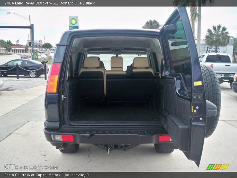Adriatic Blue / Black 2004 Land Rover Discovery SE