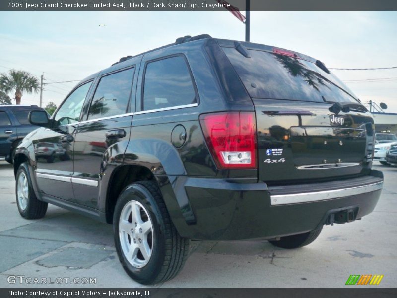 Black / Dark Khaki/Light Graystone 2005 Jeep Grand Cherokee Limited 4x4