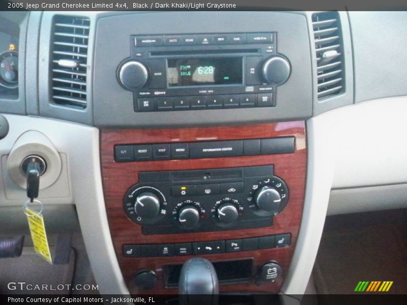 Black / Dark Khaki/Light Graystone 2005 Jeep Grand Cherokee Limited 4x4