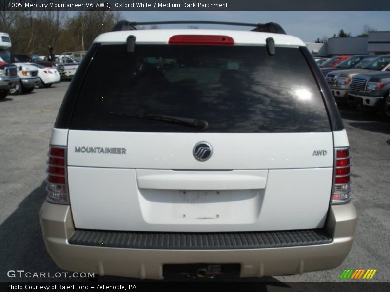 Oxford White / Medium Dark Parchment 2005 Mercury Mountaineer V6 AWD