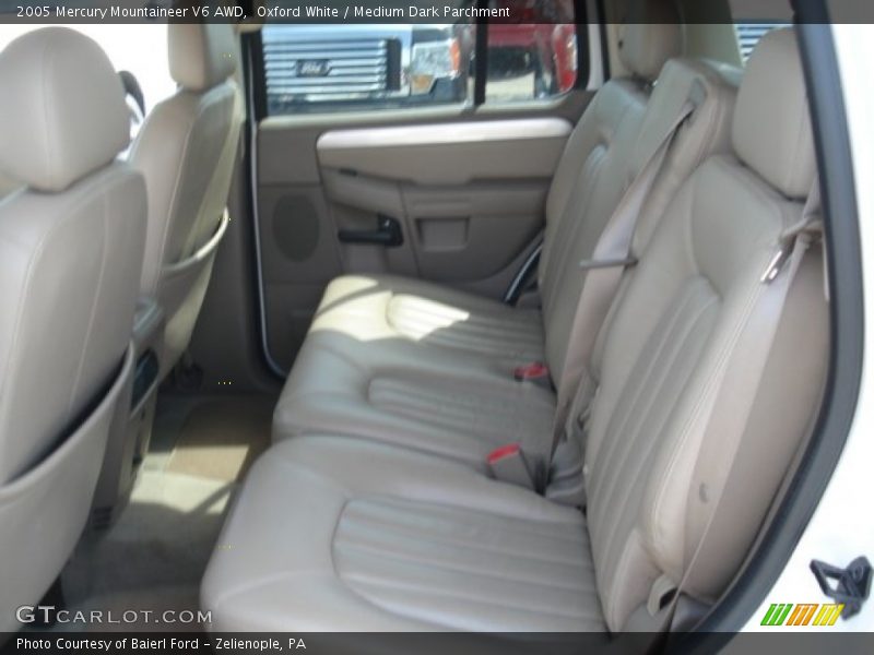 Oxford White / Medium Dark Parchment 2005 Mercury Mountaineer V6 AWD