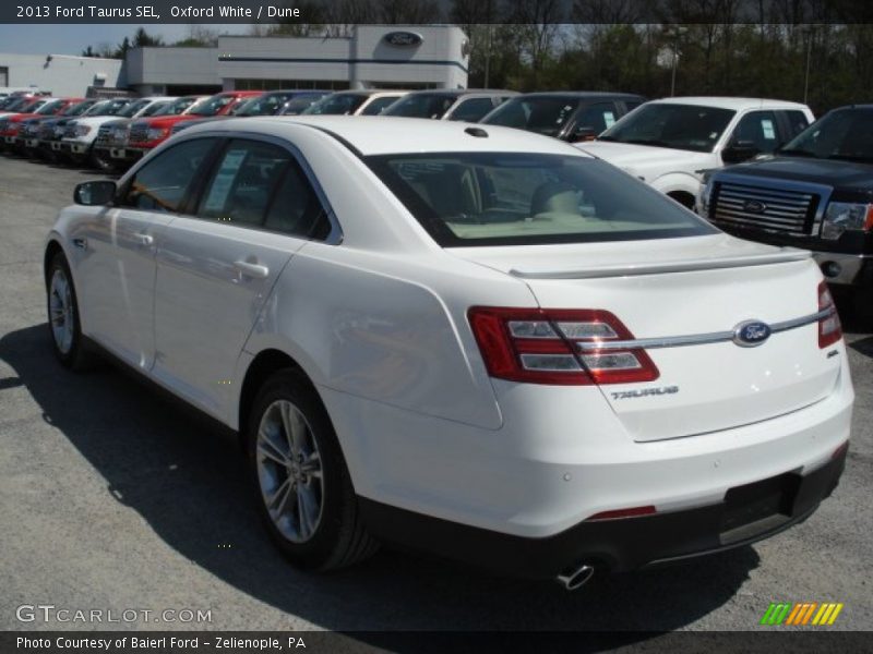 Oxford White / Dune 2013 Ford Taurus SEL