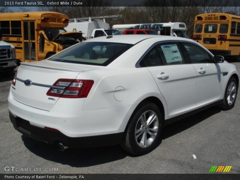 Oxford White / Dune 2013 Ford Taurus SEL