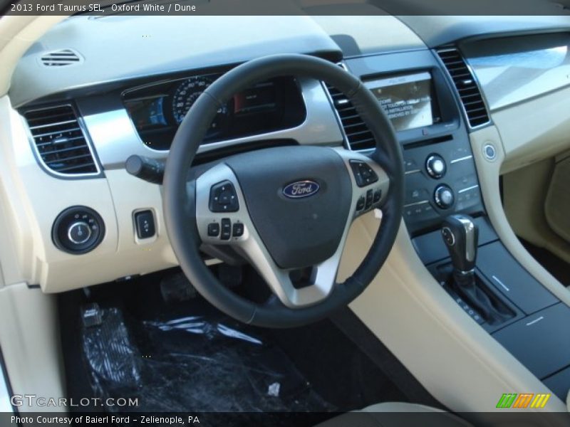 Oxford White / Dune 2013 Ford Taurus SEL