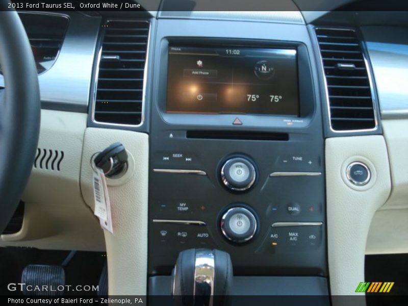 Oxford White / Dune 2013 Ford Taurus SEL