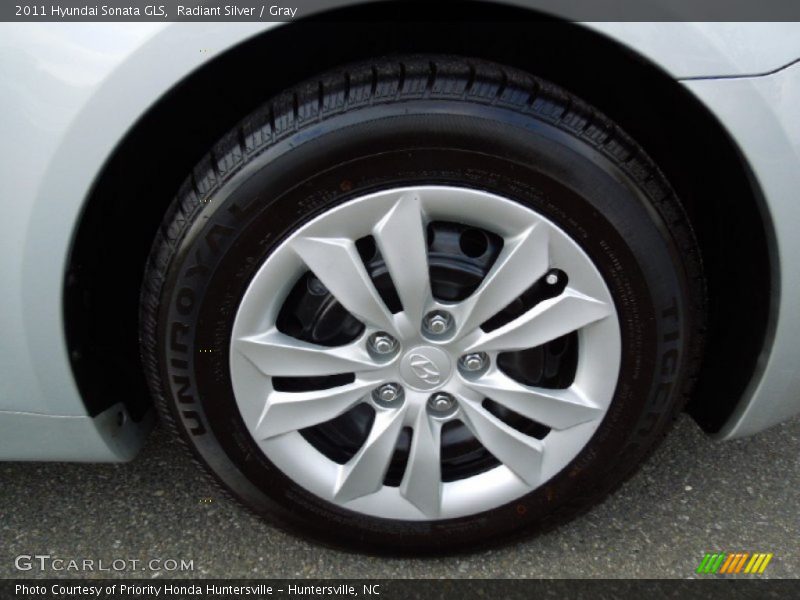 Radiant Silver / Gray 2011 Hyundai Sonata GLS