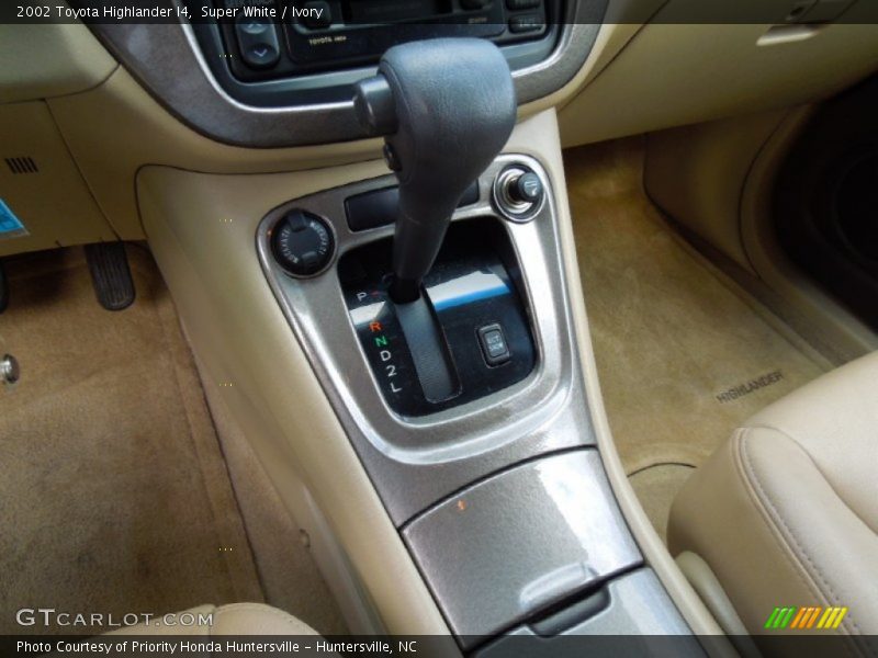 Super White / Ivory 2002 Toyota Highlander I4